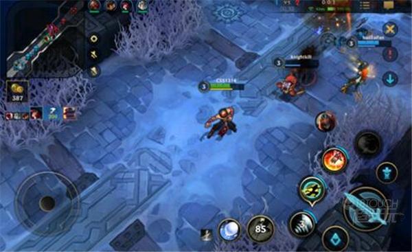 lol手游2.3版本战斗场景截图